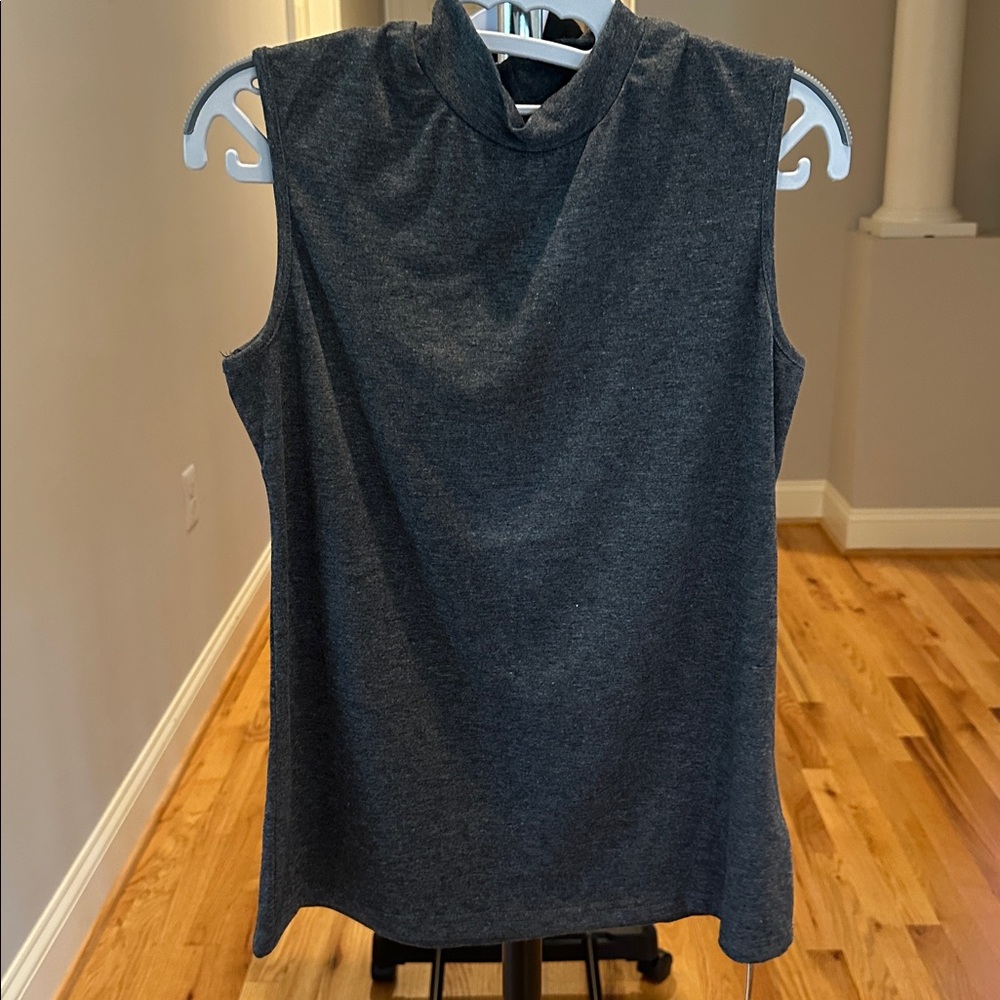 NWT Sleeveless Gray Mock Neck Top